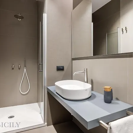 Ungheria Terrace By Domusicily Apartment *